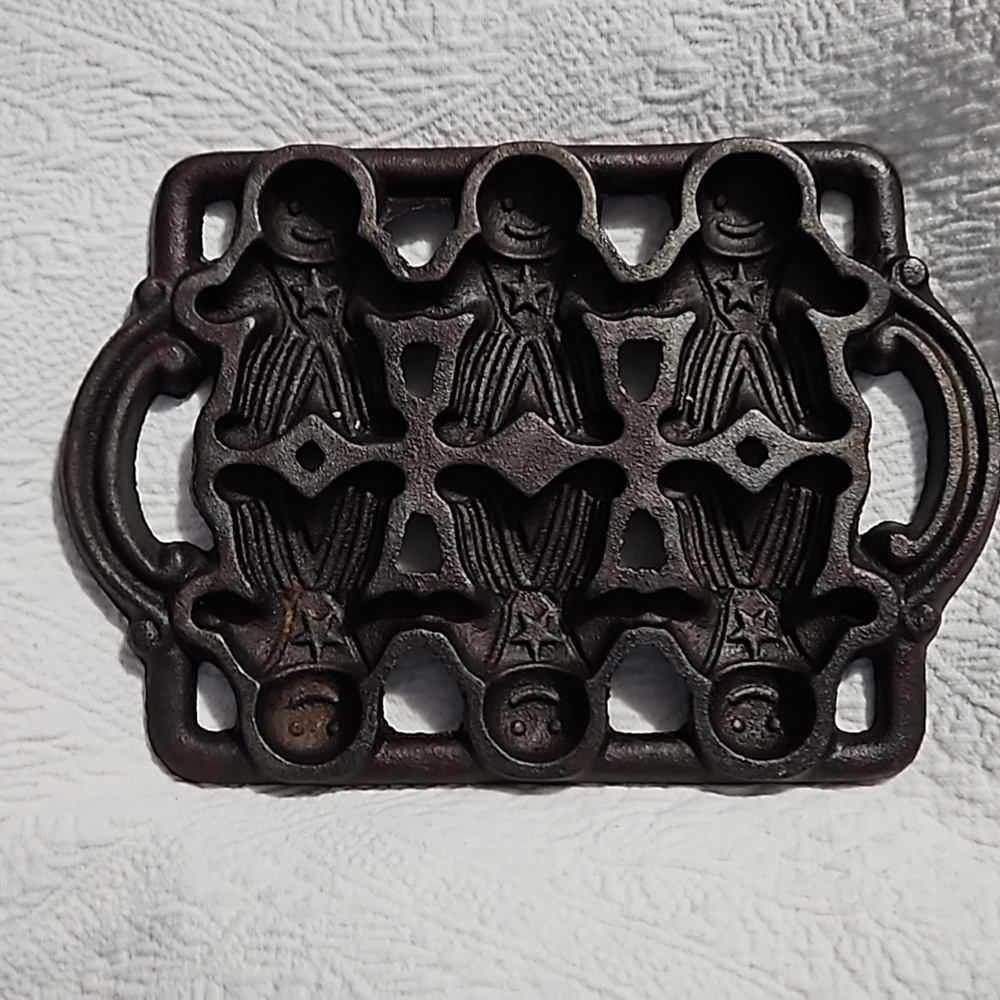 Vintage 1980s John Wright Cast Iron Gingerbread Man Cookie Pan Mold 9.5" x 6.5"